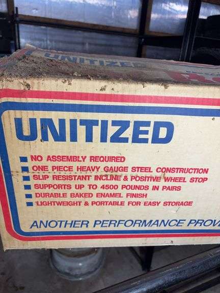 Pair of unitized steel car ramps