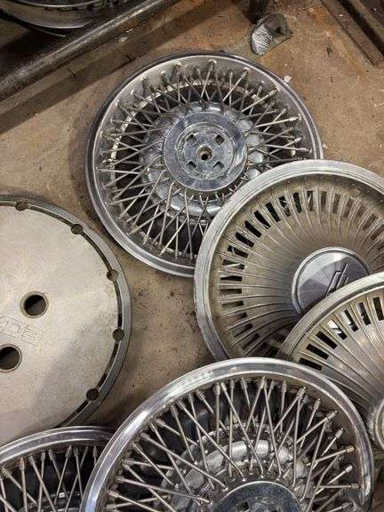 15+ hubcaps - see photos - Buick, Pontiac, Mazda, and more