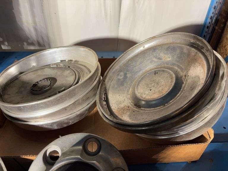 (10) Chevy hub cap covers