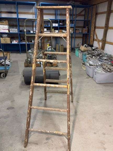 6 foot wooden step ladder