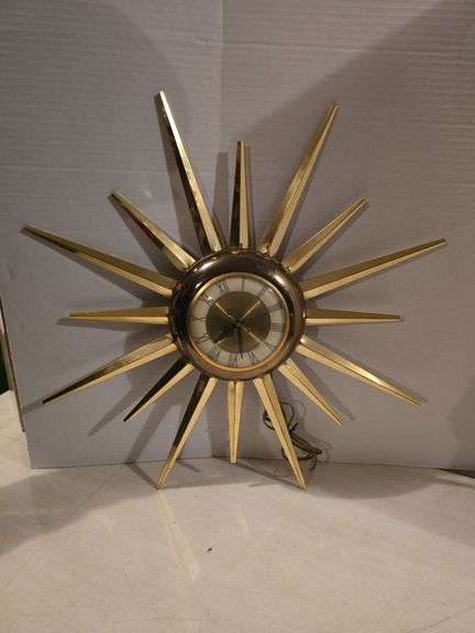 UNITED STARBURST MODEL 924 MID CENTURY CLOCK MOTOR WORKS HANDS ARE LOOSE