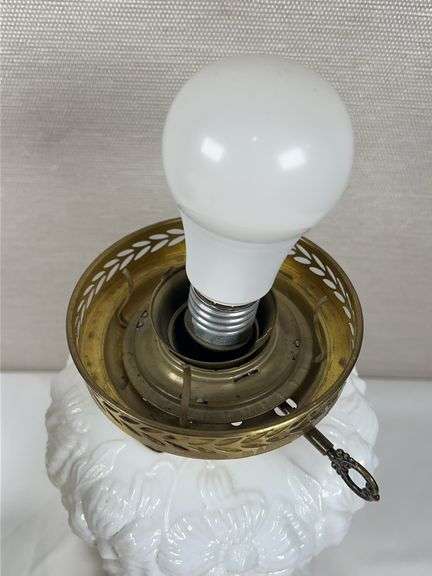 FENTON GONE WITH THE WIND POPPY LAMP