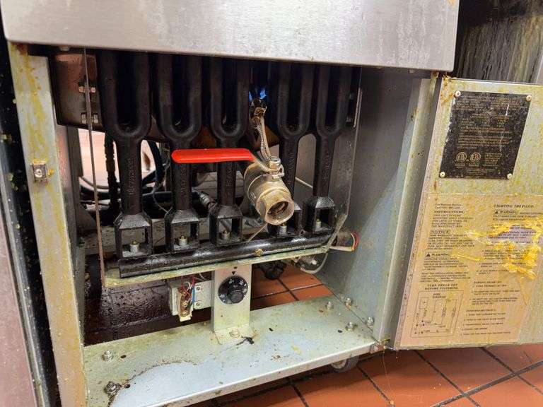 Avantco Tube Floor Fryer