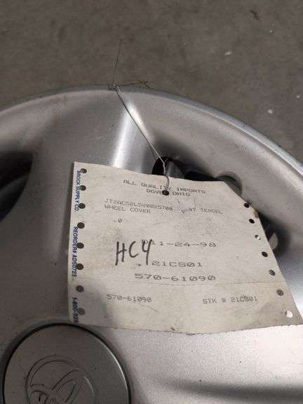 10+ hubcaps - Honda, Toyota, and more