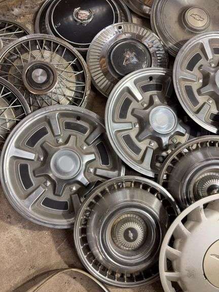 15+ hubcaps - see photos - Chevy, Ford, Buick, and more