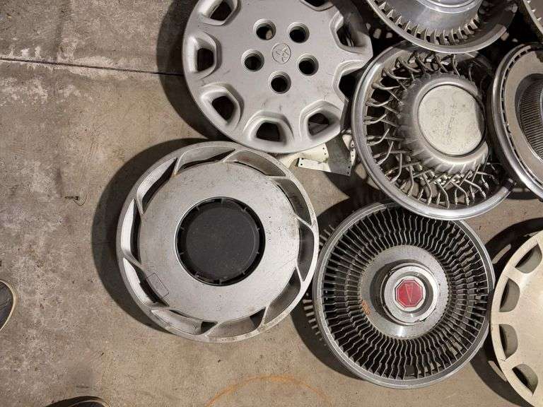 (15+) Hub caps including Sky hawk, Pontiac and more