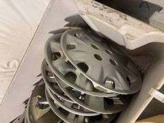 Large lot of hub caps and parts -Ford, Honda and more