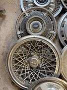 15+ hubcaps - see photos - Chevy, Pontiac, and more