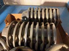 (21) Ram hub cap covers