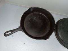 GRISWOLD #8 SKILLET WITH LID