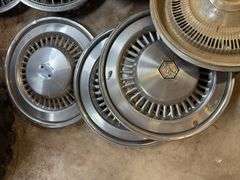 15+ hubcaps - see photos - Chevy, Toyota, and more