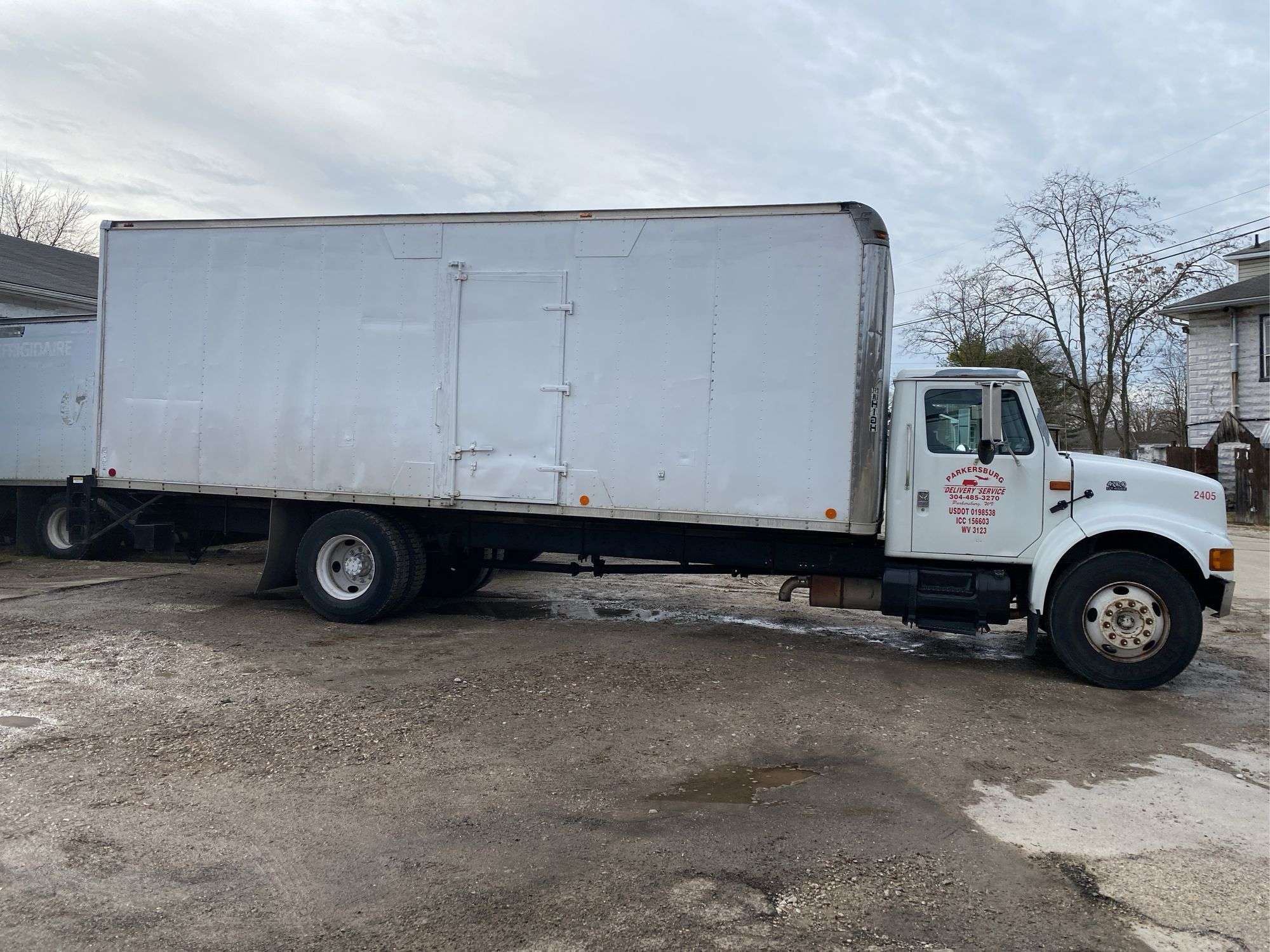 2001 International 4700 DT466E Box Truck