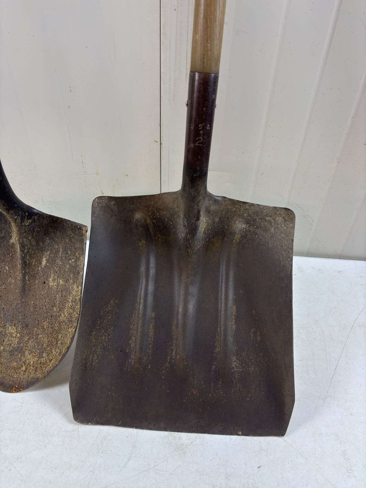 2 Shovels