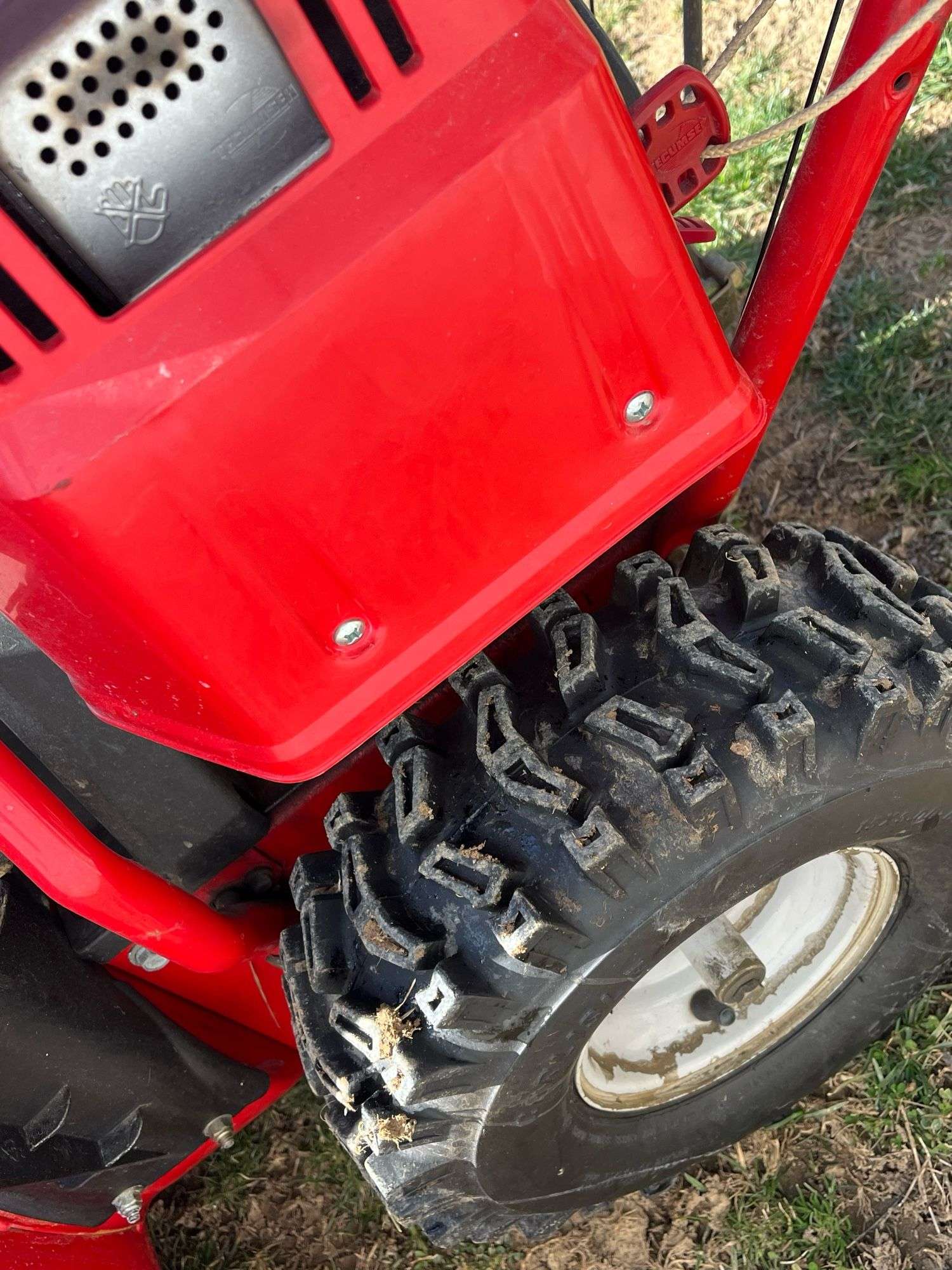 Troy-Bilt Storm 9528 Snowblower