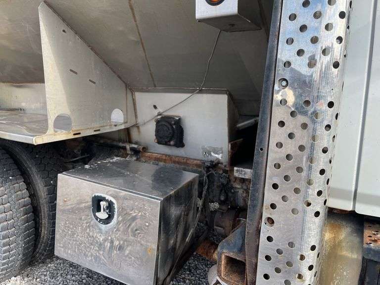 2010 Hino 338 Single Axle Dump Truck Vin# 5PVNV8JG2A4S50142