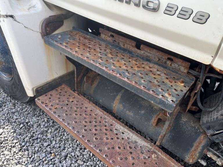 2010 Hino 338 Single Axle Dump Truck Vin# 5PVNV8JG2A4S50142