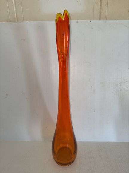 Vintage Mid-Century L.E. Smith Amberina Swung Glass Vase