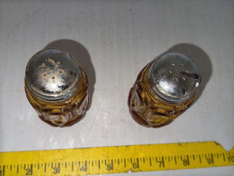 (2) L.E. Smith Glass Company Amber Glass Salt Shakers w/ Metal Lid