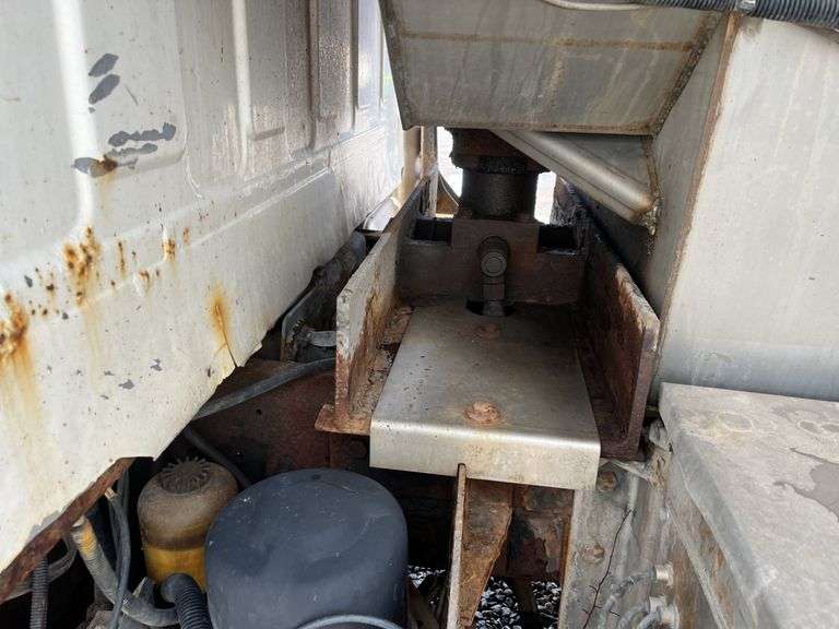 2010 Hino 338 Single Axle Dump Truck Vin# 5PVNV8JG2A4S50142