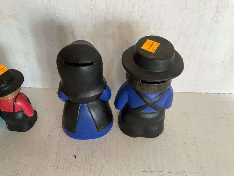 Amish Banks, Amish Salt and Pepper Shakers