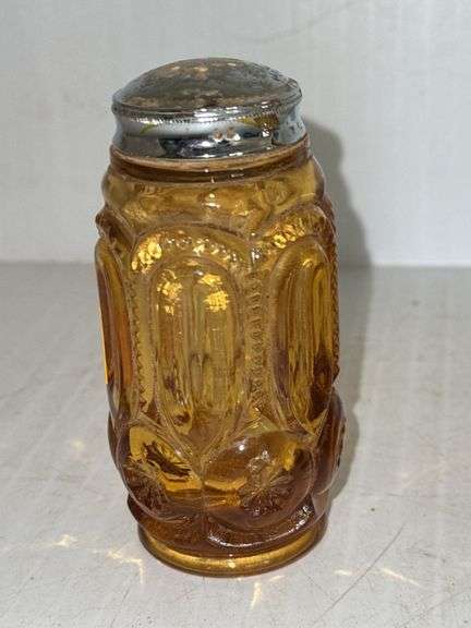 (2) L.E. Smith Glass Company Amber Glass Salt Shakers w/ Metal Lid