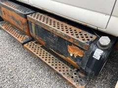 2004 GMC TC6E042 Crew Cab Closed Top Bed Vin# 1GDJ6E1C44F517910