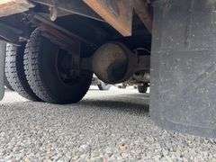 2004 GMC TC6E042 Crew Cab Closed Top Bed Vin# 1GDJ6E1C44F517910