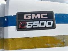 2003 GMC TC6E042 Crew Cab Closed Top Bed Vin# 1GDJ6D1C73F520339