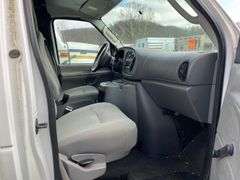2004 Ford E-350 Box Truck Vin# 1FDWE35L25HA19024