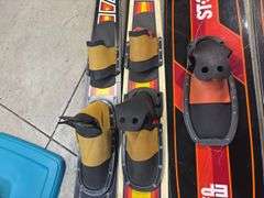 2 sets of Water Skiis