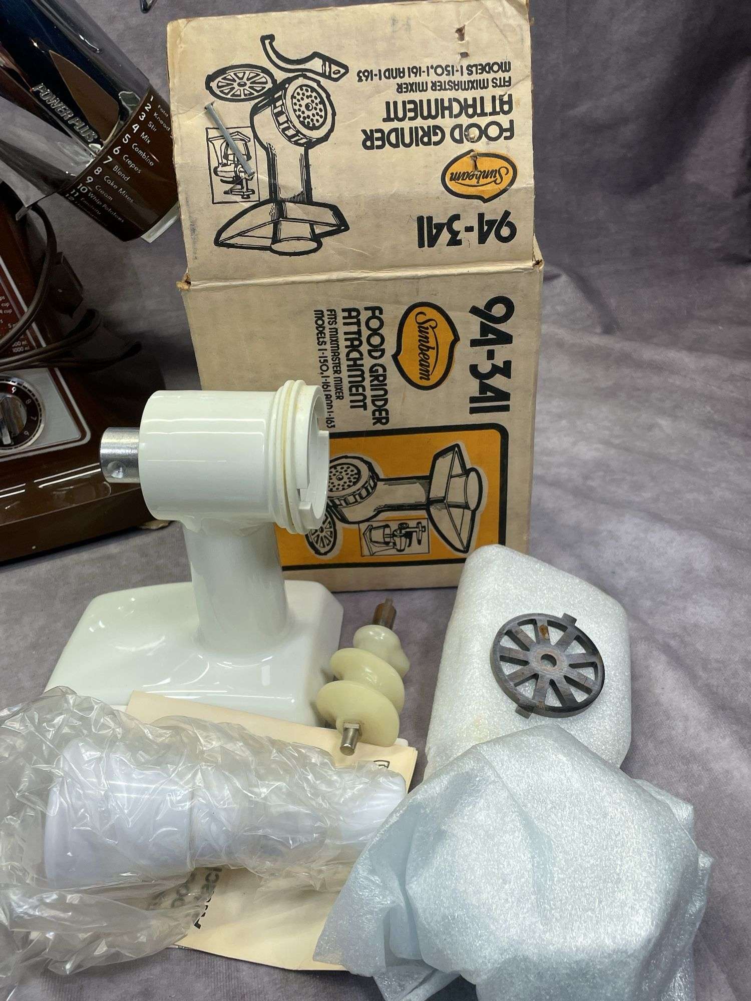 SUNBEAM VISTA MIXER & FOOD GRINDER ATTACHMENT