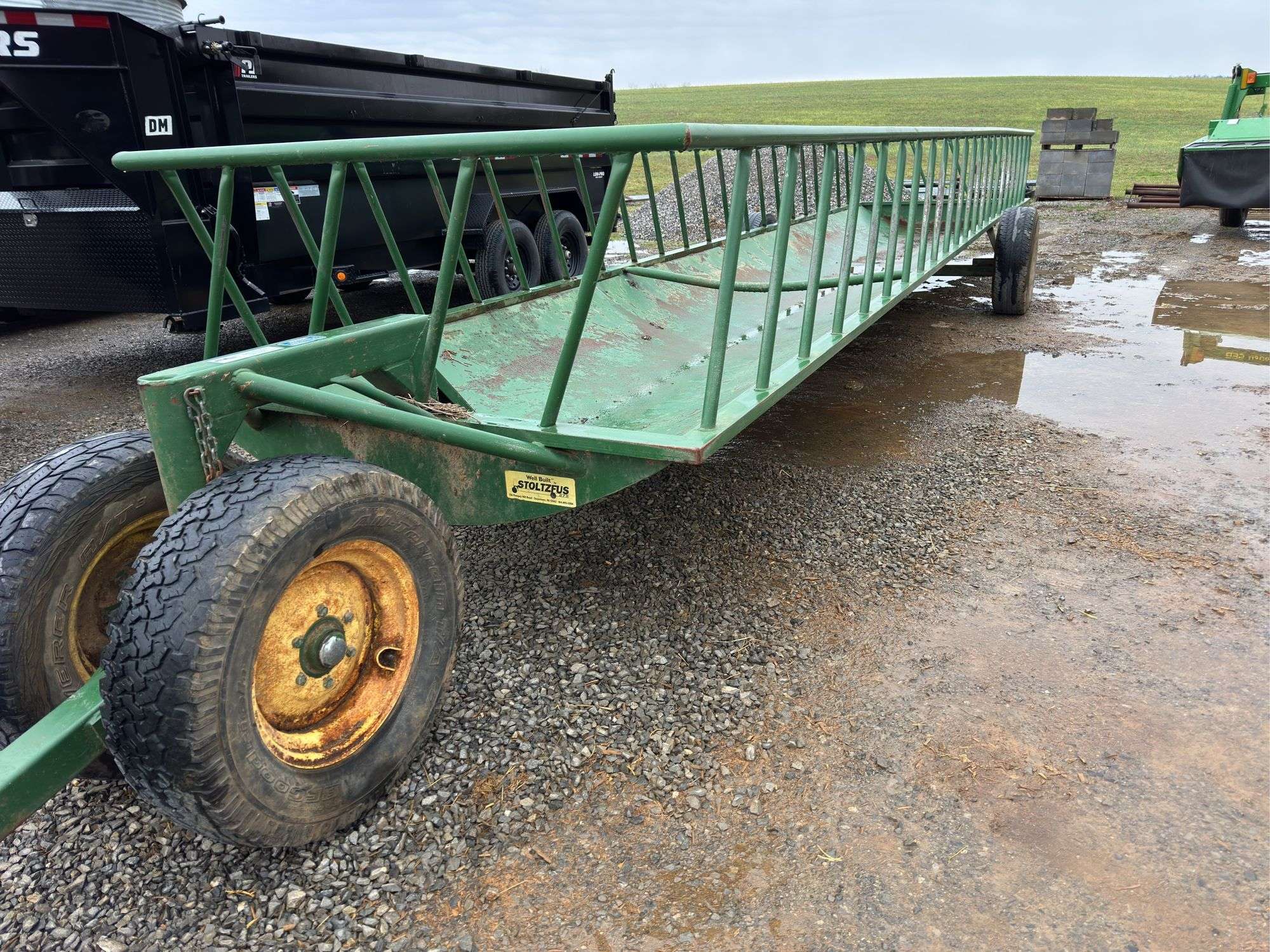 Stoltzfus MFG silage feeder wagon 28’