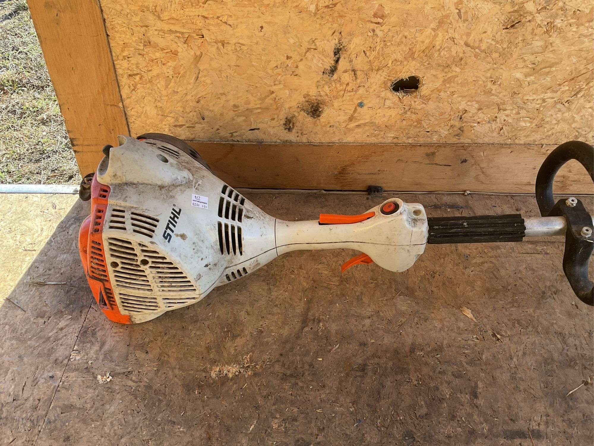 STIHL FS 56 RC Straight Shaft Weedeater - Kaufman Realty & Auctions