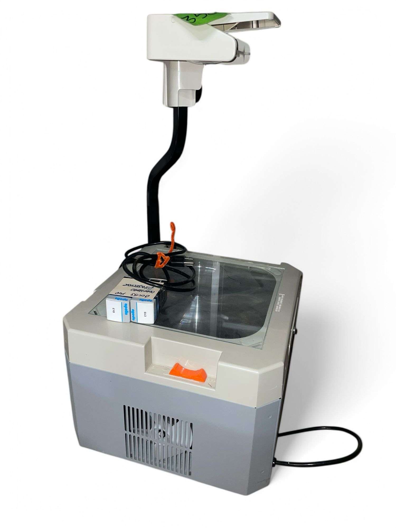 ELMO OVERHEAD PROJECTOR AND BULBS