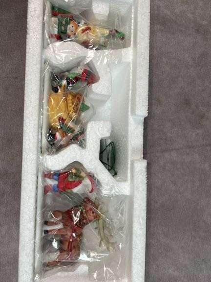 DEPT 56 CHRISTMAS VILLAGE ACCESSORIES