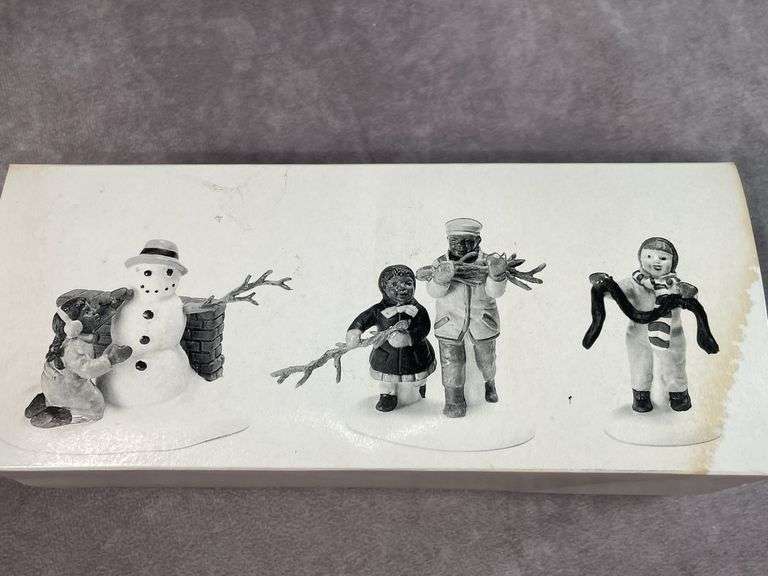 DEPT 56 CHRISTMAS VILLAGE ACCESSORIES