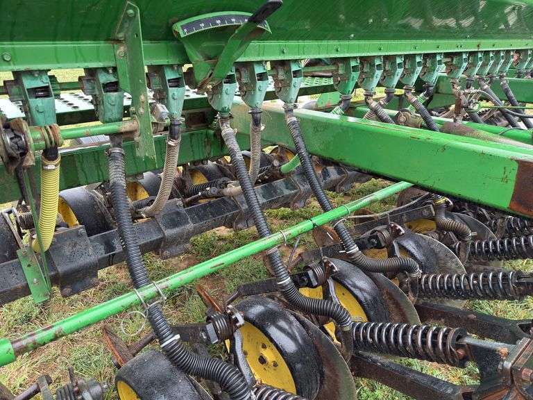 John Deere 750 Grain Drill 14 ft.