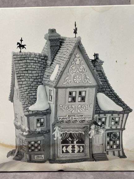 DEPT 56 CHRISTMAS VILLAGE BLENHAM STREET BANK AND NETTIE QUINN PUPPETS &  MARIONETTES