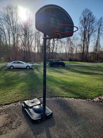 Basketball hoop needs net
