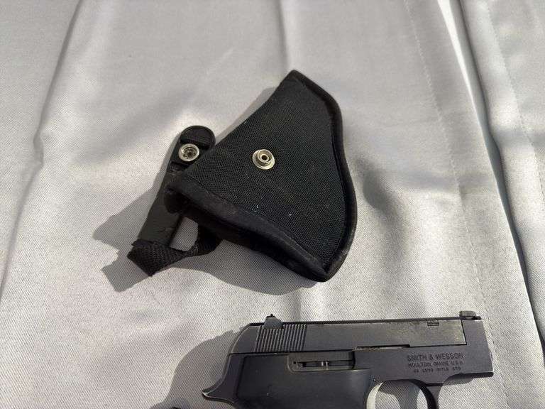 Smith and Wesson 22 LR Model2214