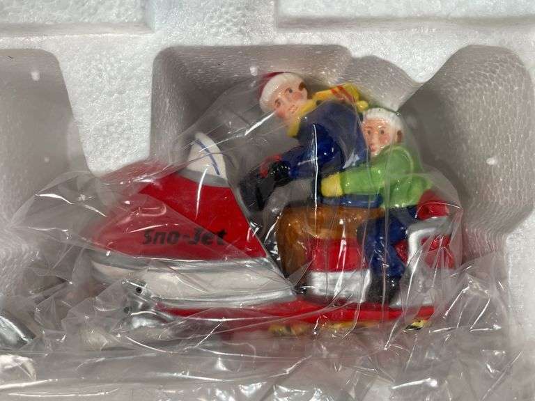 DEPT 56 CHRISTMAS VILLAGE ACCESSORIES
