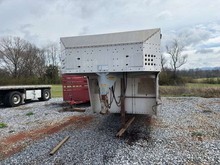 1989 Wilson Aluminum Gooseneck Stock Trailer 26 ft.