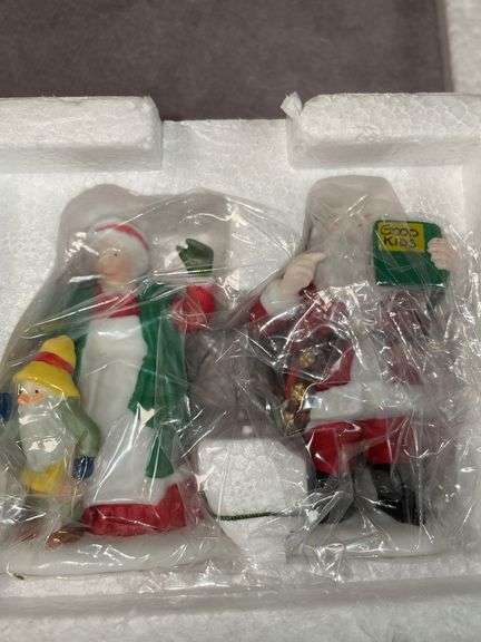DEPT 56 CHRISTMAS VILLAGE ACCESSORIES