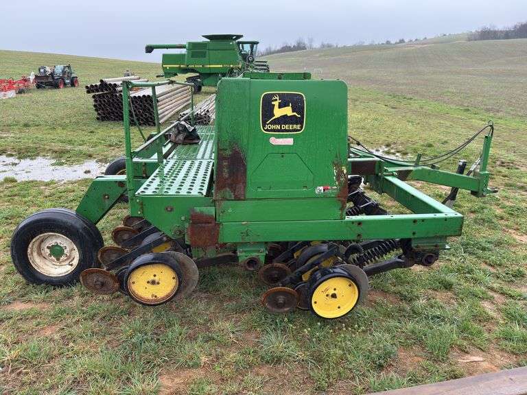 John Deere 750 Grain Drill 14 ft.