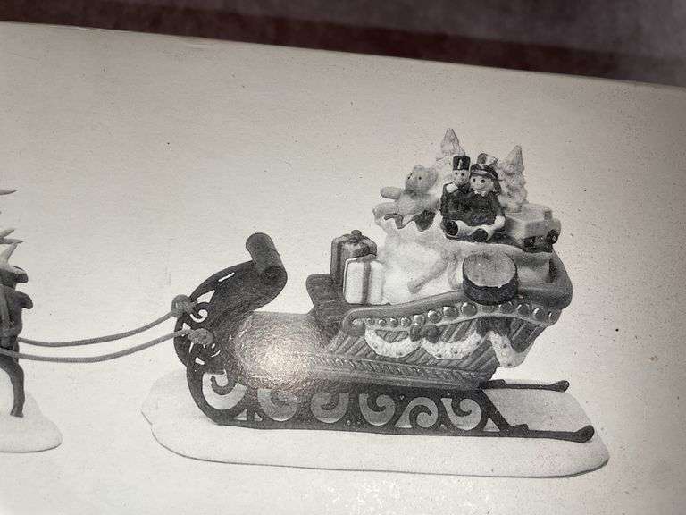 DEPT 56 CHRISTMAS VILLAGE ACCESSORIES