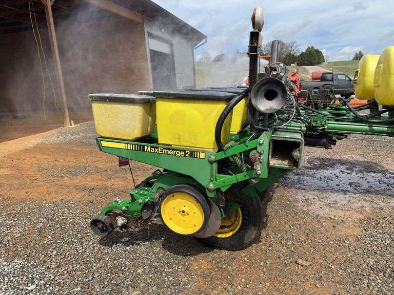 John Deere 7200 Planter 12-Row