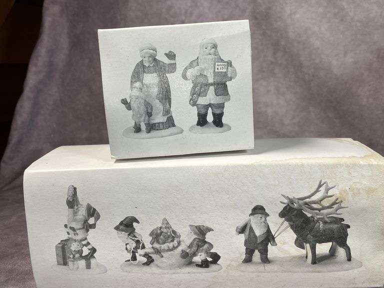 DEPT 56 CHRISTMAS VILLAGE ACCESSORIES