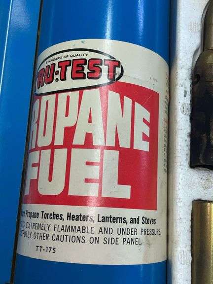 PROPANE KIT IN BLUE METAL BOX