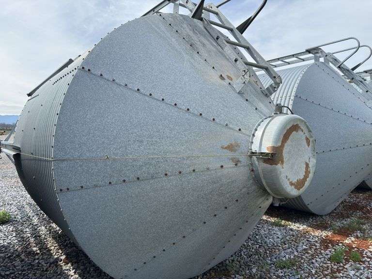 Chore-Time 15 ton Free standing Grain Bin