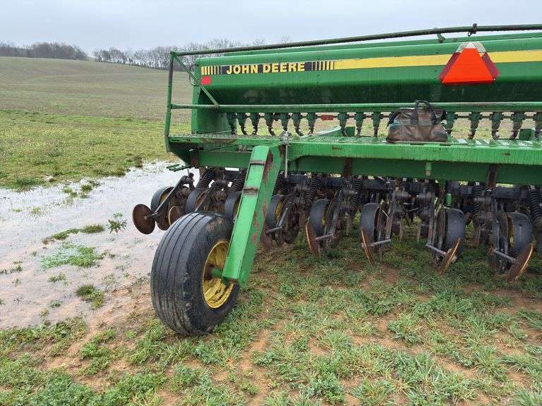 John Deere 750 Grain Drill 14 ft.